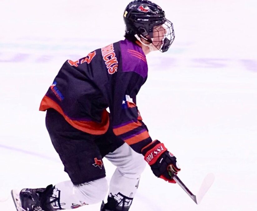 Ash – Hendricks Signs with RoadRunners